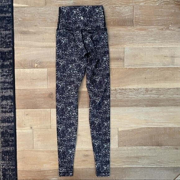 Lululemon High Rise Printed Leggings - Picture 4 of 4
